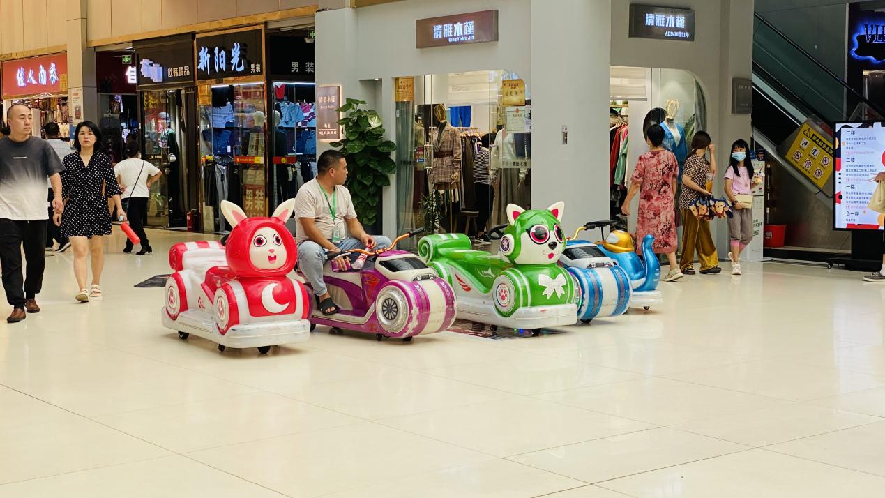 儿童游乐车现身钱江商城，，，，，深受小朋友青睐