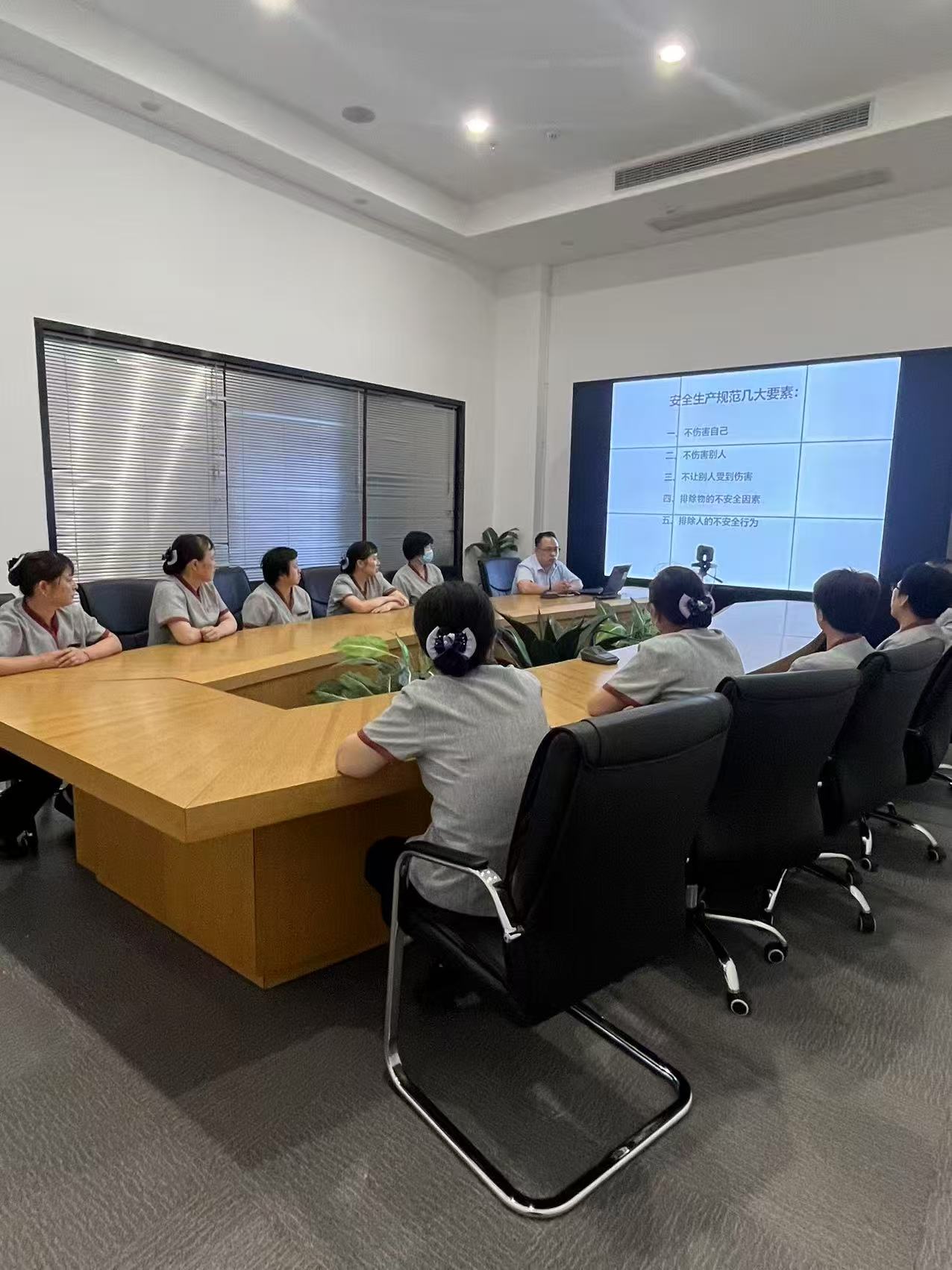 人人讲安全，，，，，，个个会应急——彩名堂文创集团扎实开展“安全生产月”系列活动