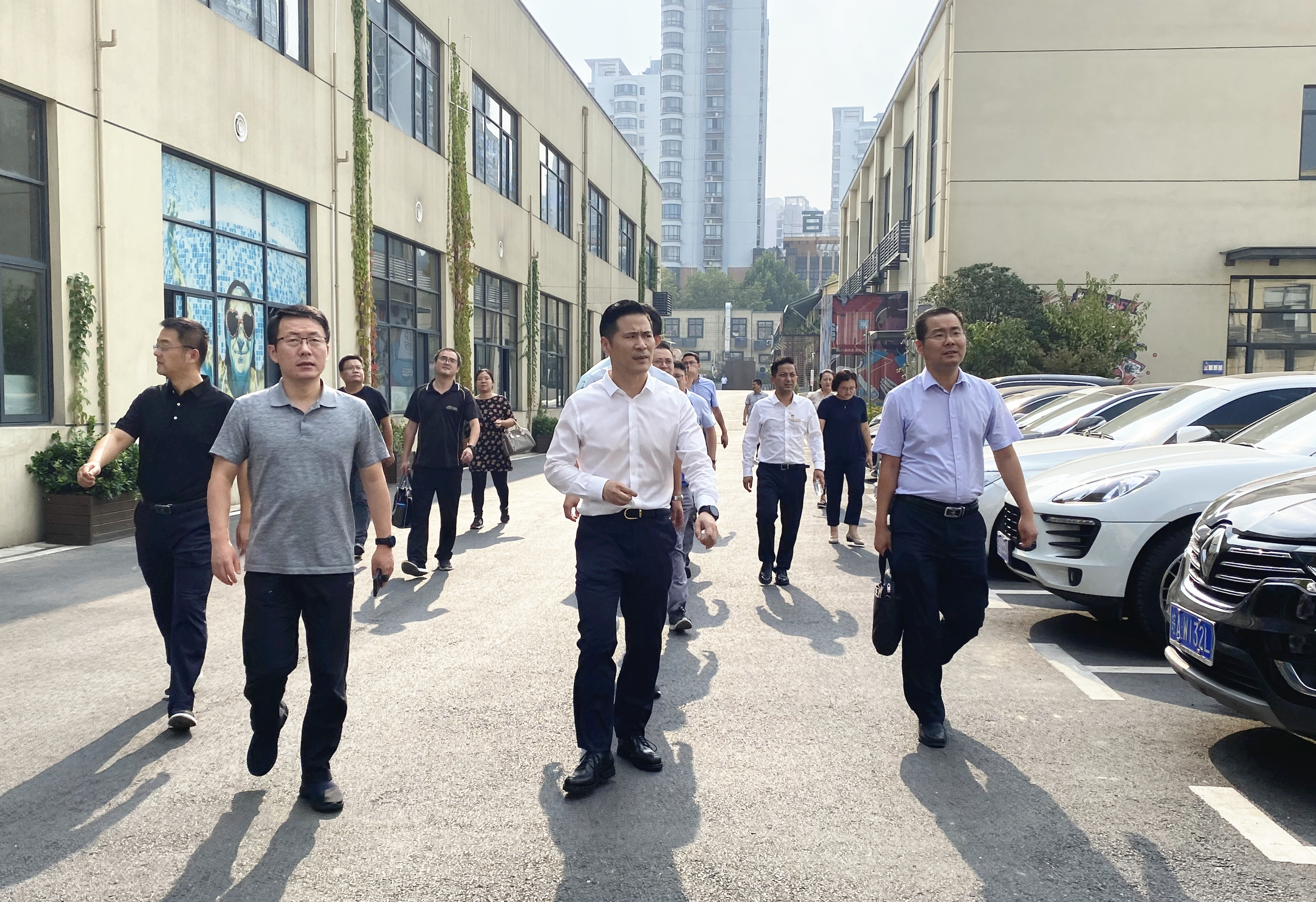 庐阳区委副书记、区长陈伟一行 莅临庐阳彩名堂文创园调研