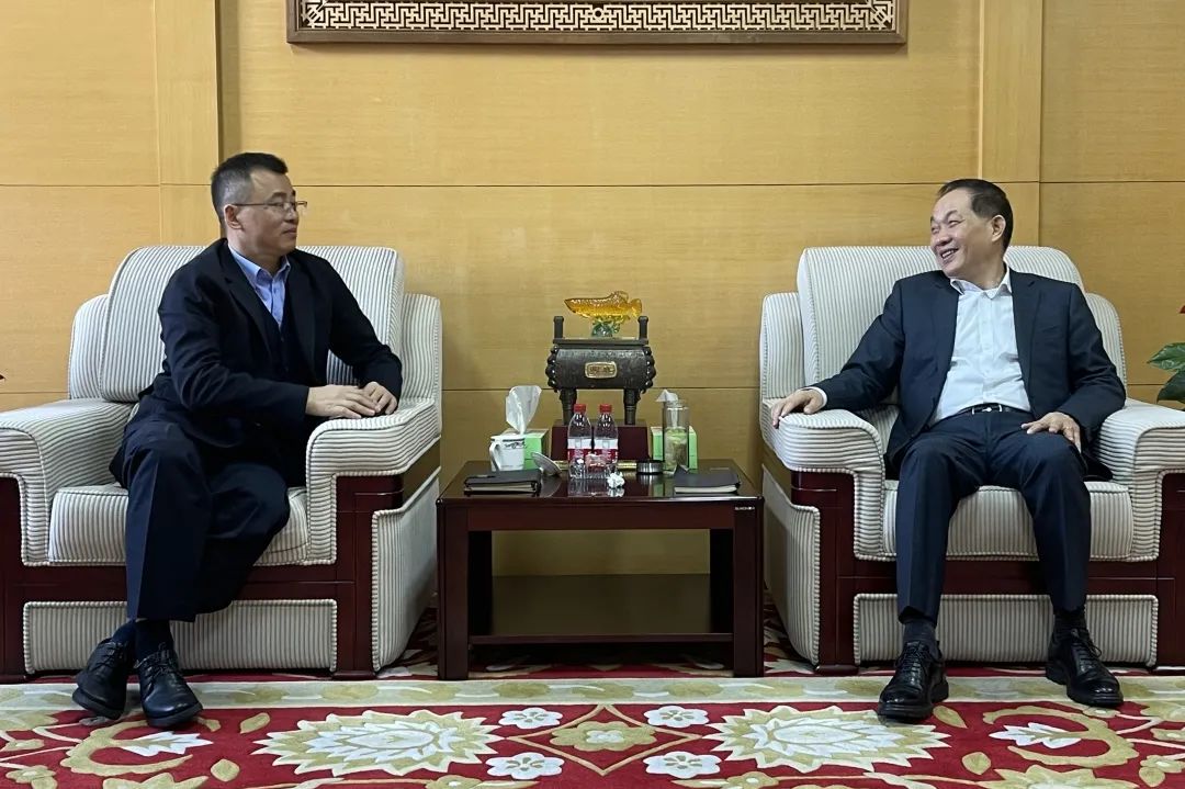 拱墅区副区长，，，，，，，，公安分局党委书记、局长徐晓东一行莅临集团指导