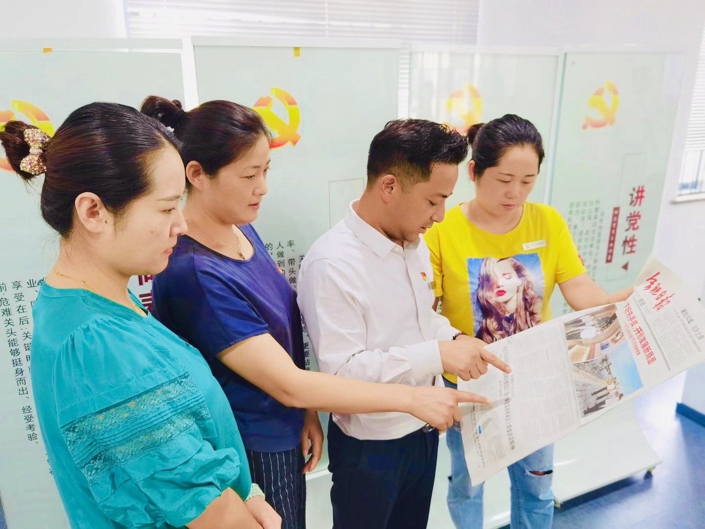 庐阳彩名堂文创园党支部贯彻学习 习近平总书记考察安徽重要讲话精神