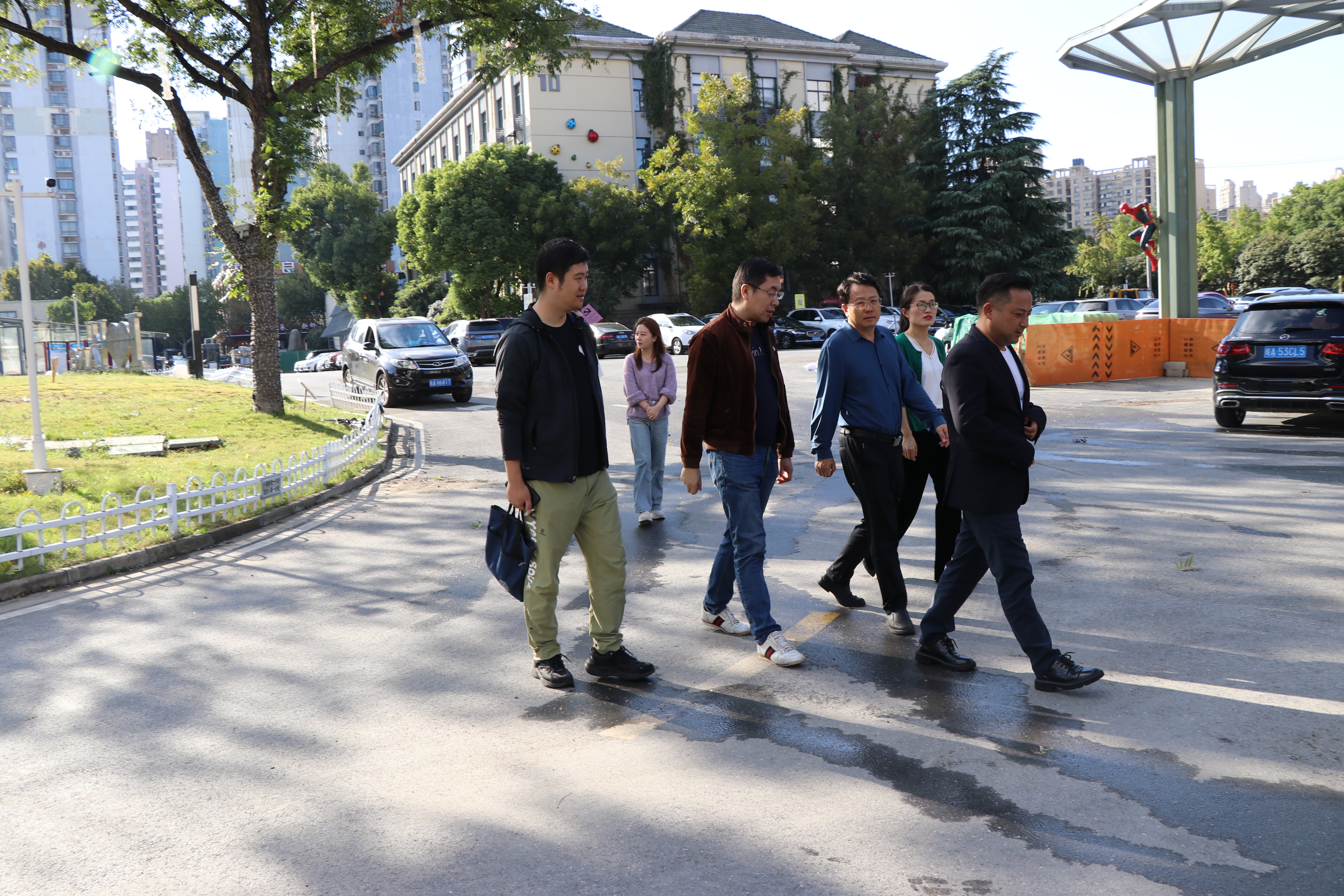 庐阳区副区长方志山一行莅临庐阳彩名堂文创园调研